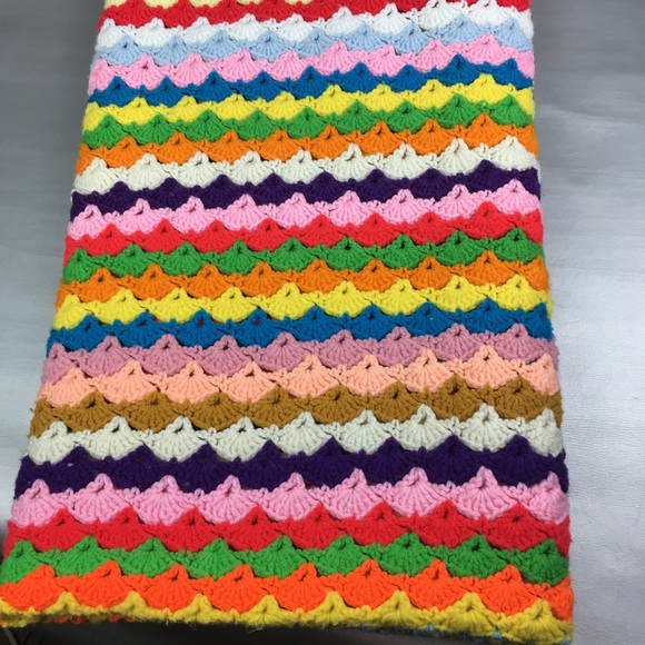 Vintage handmade knitted fan large blanket - Picture 7 of 13